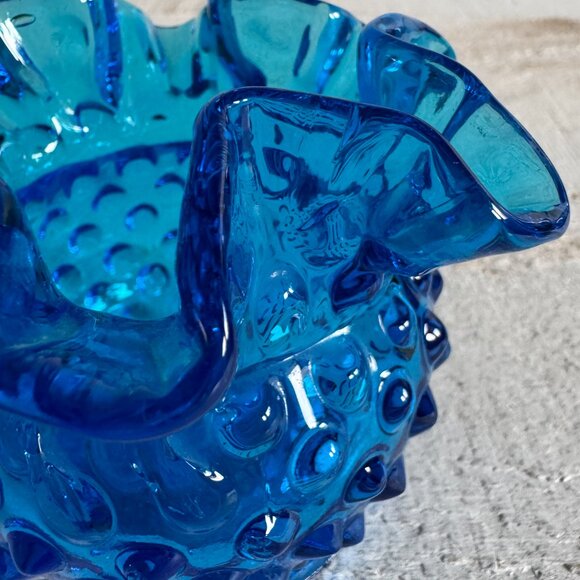 Vintage Small Blue Glass Fenton Hobnail Ruffle Vase - Picture 9 of 10